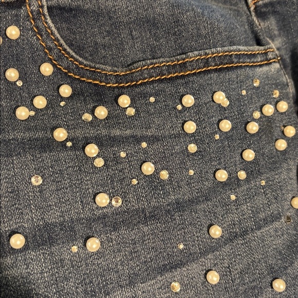 Lane Bryant Mid ~Rise Girlfriend Essential Stretch Short Sz 26 Plus Pearl Detail - Picture 5 of 7